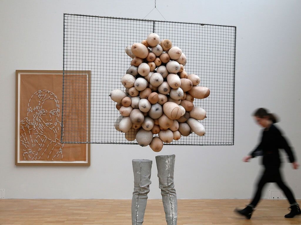 Современное искусство может быть скандальным и эпатирующим.