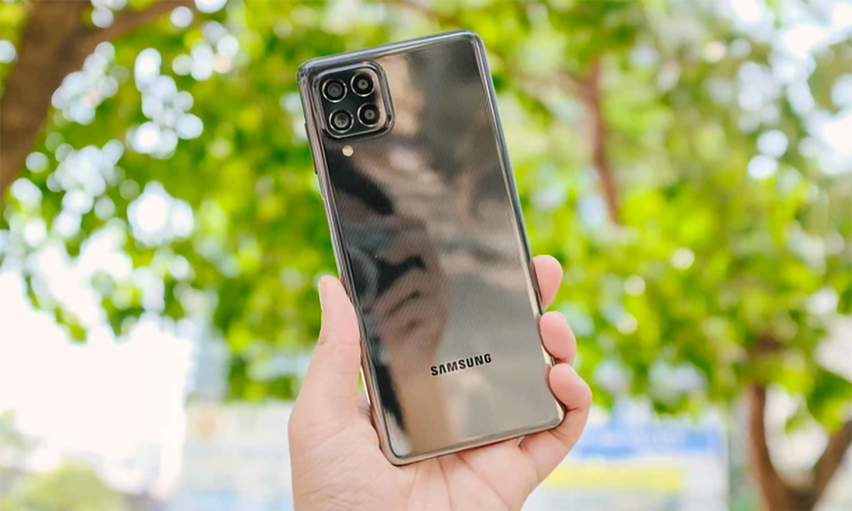 7000 мАч, память 8/256 ГБ, экран Super AMOLED — автономный монстр Samsung с  мощным процессором⚡ | Техпросвет | Дзен