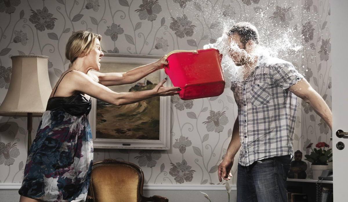 Она устала это терпеть (фото взято с открытых источников Яндекс https://flytothesky.ru/wp-content/uploads/2017/10/2-16.jpg)