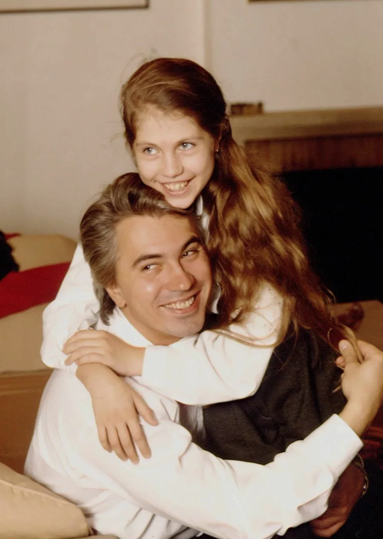 Дочь Хворостовского опубликовала архивные семейные снимки