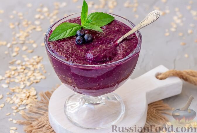 черника, хлопья овсяные, сахар, соль, мята свежая (для украшения)