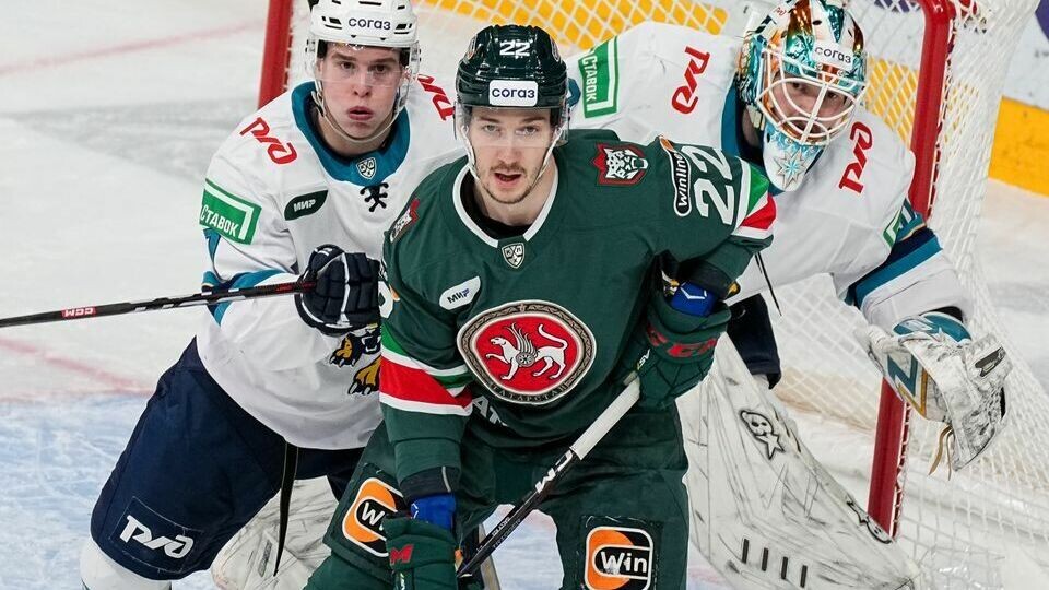     Казанский «Ак Барс» в домашней встрече регулярного чемпионата Континентальной хоккейной лиги (КХЛ) крупно обыграл «Сочи» со счетом 6:2.