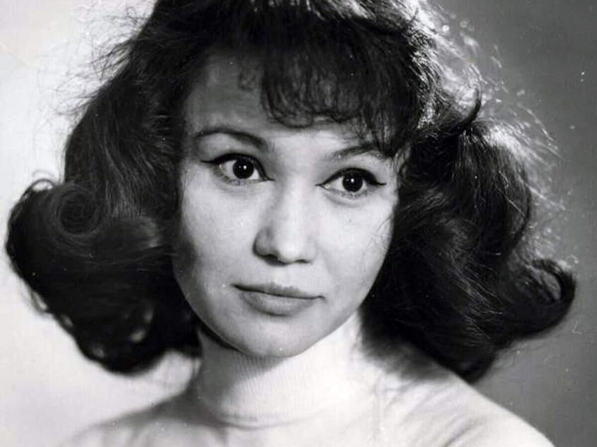    Светлана Джимбинова© Фото : Театр им. Евг. Вахтангова