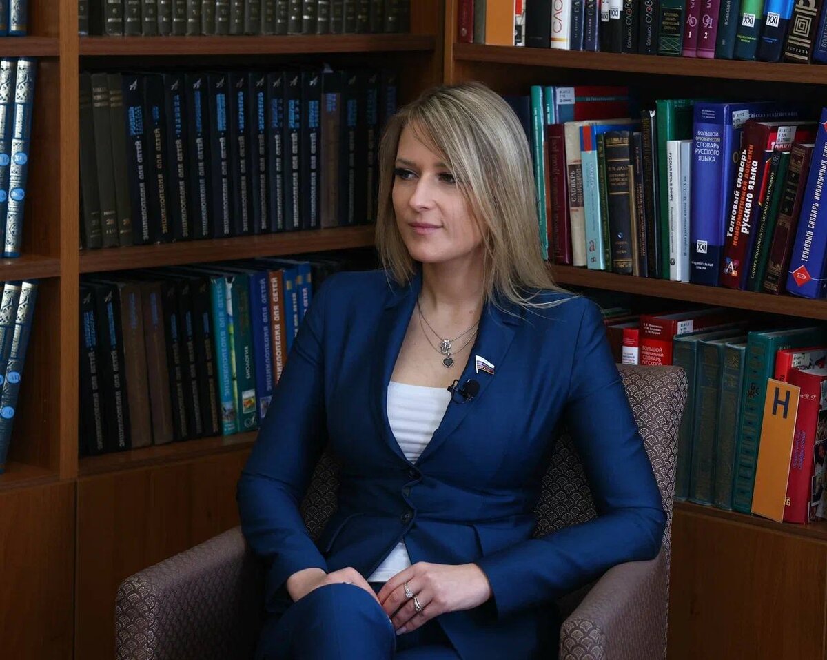 ЯНА ЛАНТРАТОВА. ФОТО: ТГ-КАНАЛ ПАРЛАМЕНТАРИЯ.