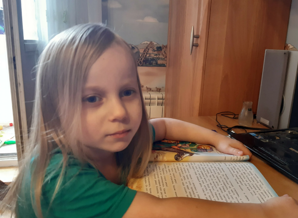 9 лет учиться. Алиса Теплякова МГУ. Девятилетняя студентка МГУ Алиса Теплякова. Алиса Теплякова вундеркинд. Алиса 9 лет МГУ