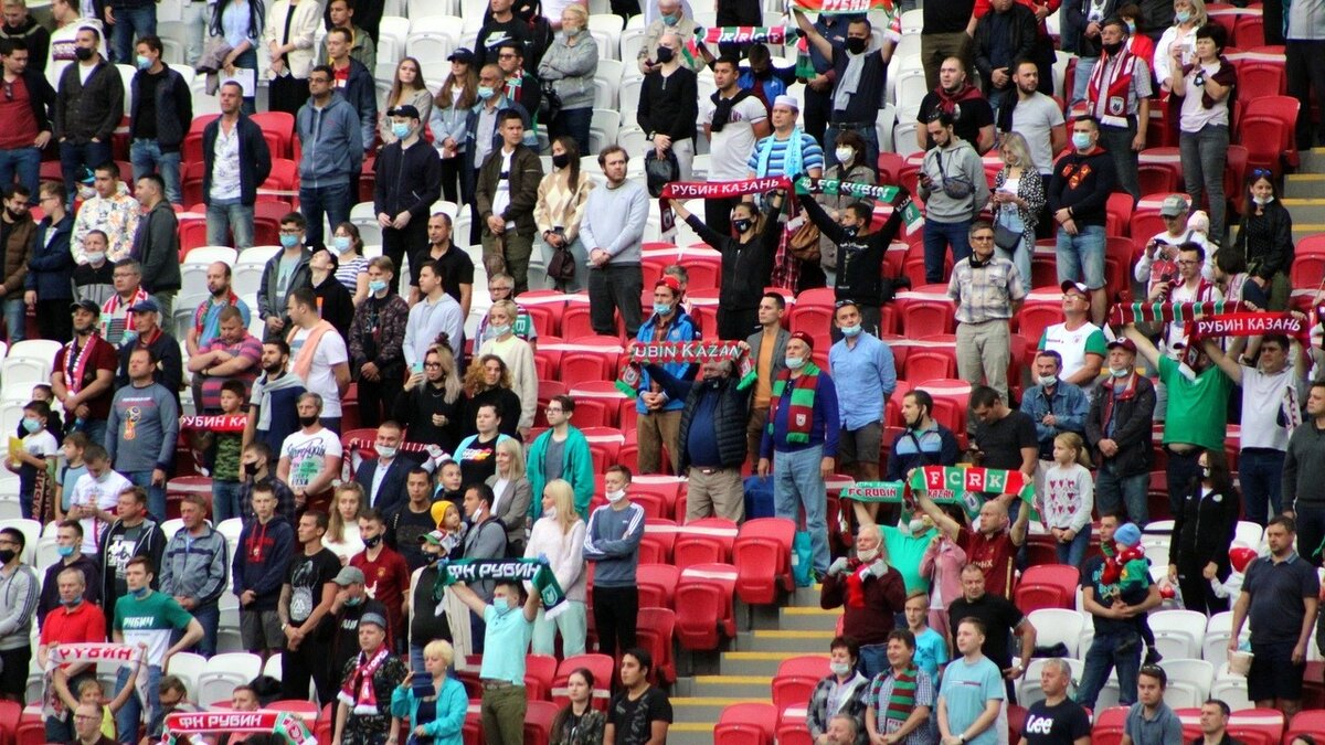     Казанский «Рубин» предложил жителям города уйти с работы раньше, чтобы посетить матч 3-го тура группового этапа Кубка России против екатеринбургского «Урала».