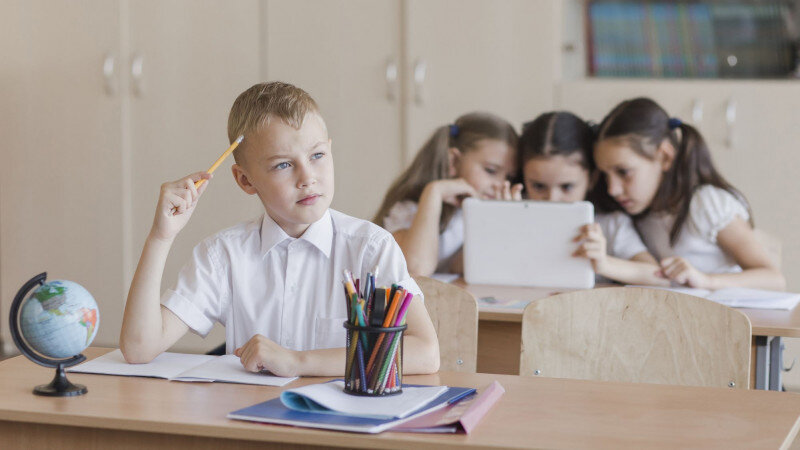     Ученики. Фото: ru.freepik.com.