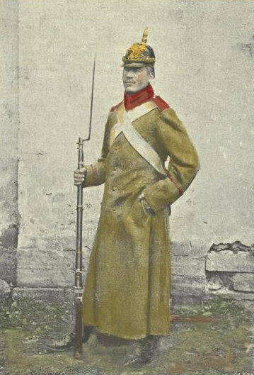 Русский солдат — рядовой в шинели и пикельхельме, 1862 год