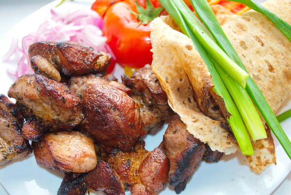 Готовим шашлык из свиной шеи дома: Казан-кебаб в чугунной сковороде