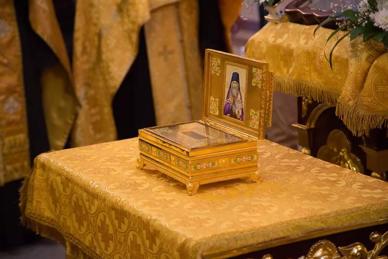 Фото http://viseparchia.ru/2016/09/12/v-kafedralnyj-sobor-rozhdestva-xristova-pribyli-moshhi-svyatogo-ioana/