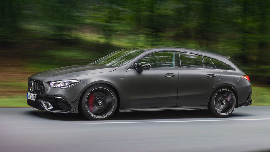 «Гены спорткара» выражены в дизайне передка «нос акулы» с 12 планками, узких фарах, длинном капоте, линии остекления «в стиле купе», расширенных арках и тому подобном. Версия нацелена на молодёжь, которая «ведёт активную и разнообразную жизнь на работе и в свободное время».