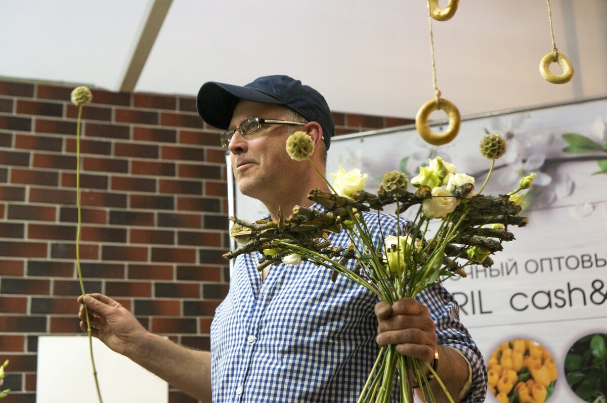 Павел Горбенко: "Для флористов тренды не так важны, но для многих это яркая и увлекательная игра. В том числе — для прекрасных невест!". Фото Людмила Вавилова
