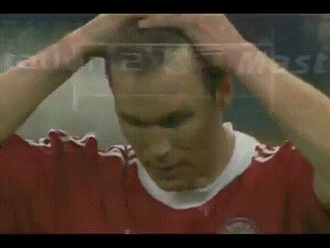 Серия пенальти.2:2. Амедео Карбони (промах).