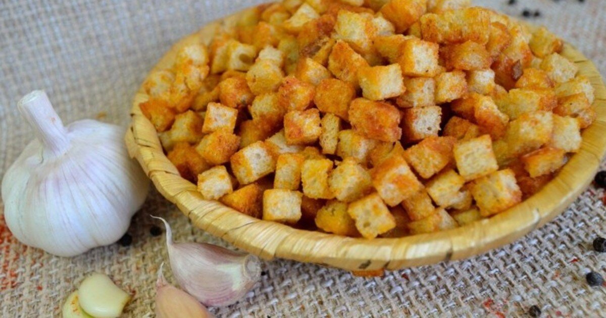 Самодельные чесночные сухарики