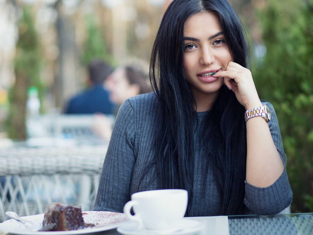 Девушка скрывала что она. Фото бузовой от давы. Отношения фото. Любовный треугольник. Любовь между мужчиной и женщиной.