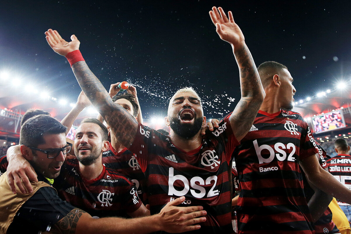 Бразильский клуб победил аргентинский "Ривер Плейт" со счетом 2:1