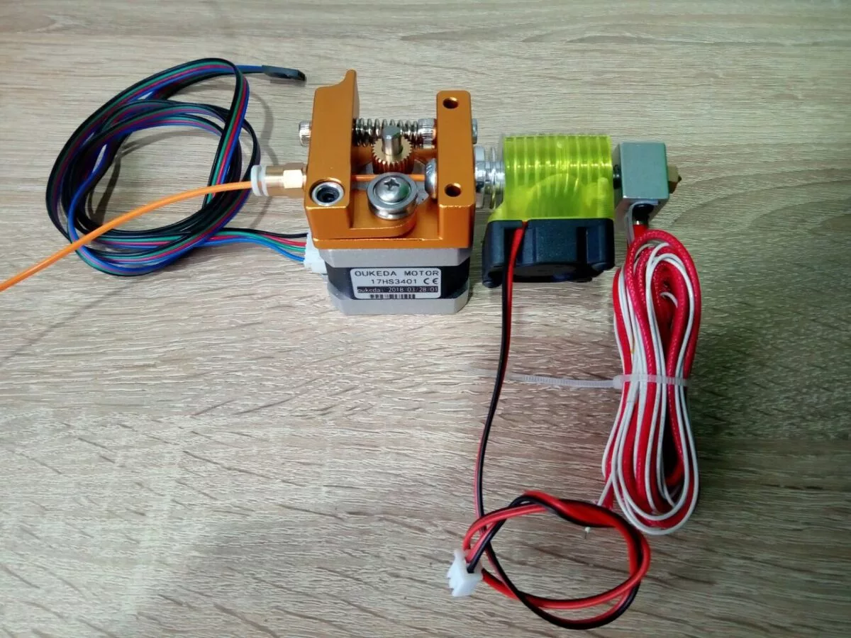 Direct extruder