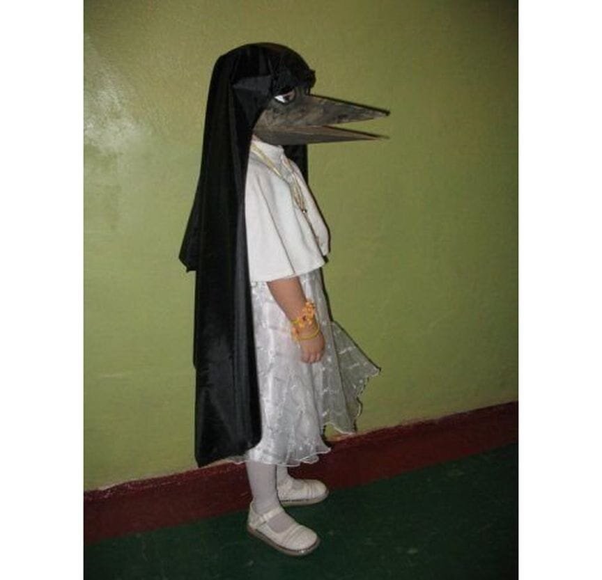 Крутые родители. Маникюр папе. Папа сделал прическу дочери. Мама красит ногти. Самая бесстрашная для детей.