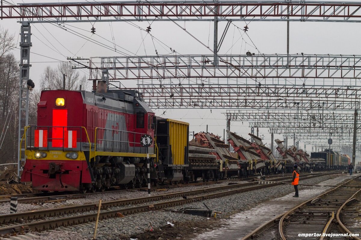 Тепловоз ТЭМ18ДМ-857. ст. Савелово.