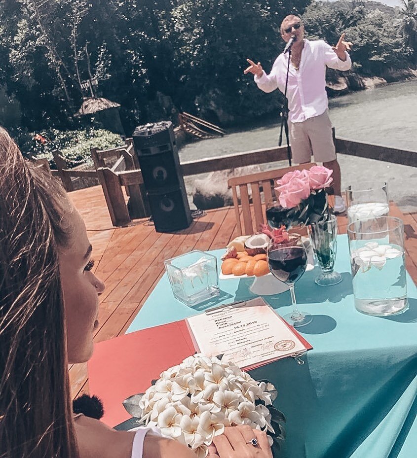 Настя и Илья заключили брак на Сейшелах 
​Фото: «Инстаграм»