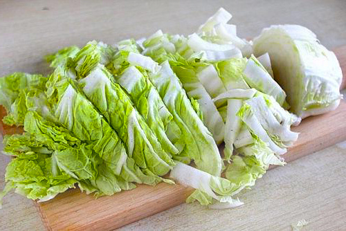 Очень вкусный и лёгкий салат с пекинской капустой.