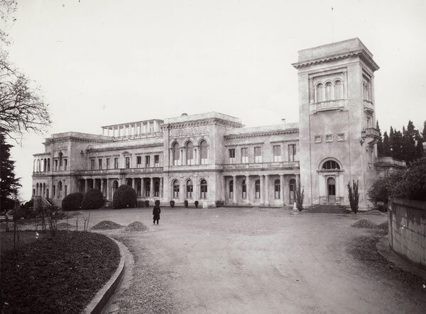 Ливадийский дворец  в Ялте.