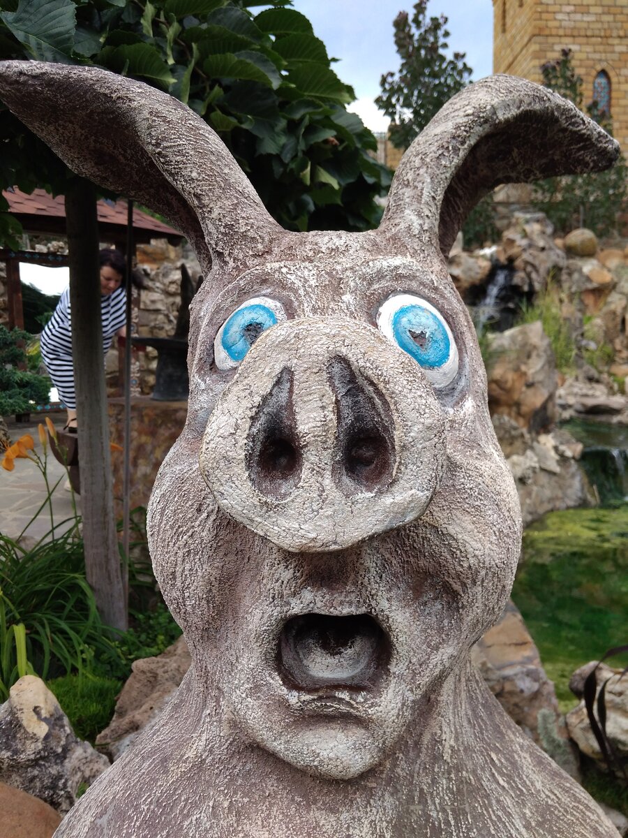 Скульптура из Лога-парка