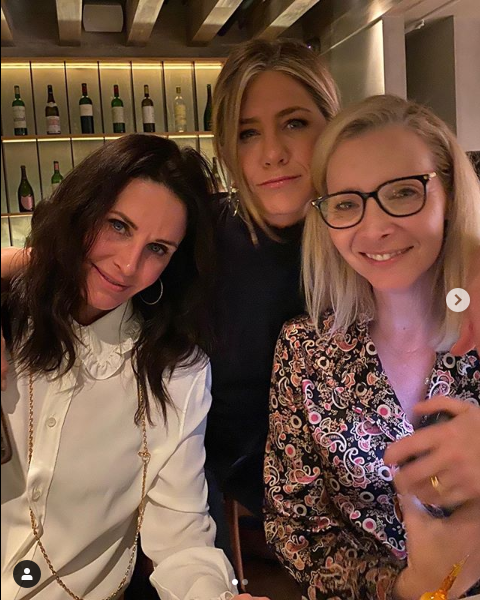 Даже после стольких лет, звездные "друзья" поддерживают связь!