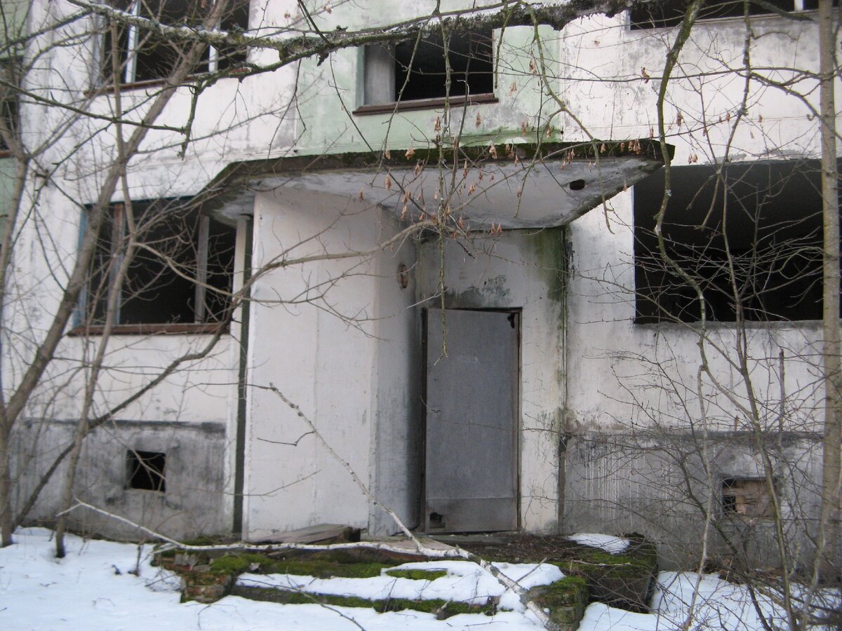 Городок Полесское в Чернобыльской зоне. Несмотря на радиацию, здесь жили до 1998 года