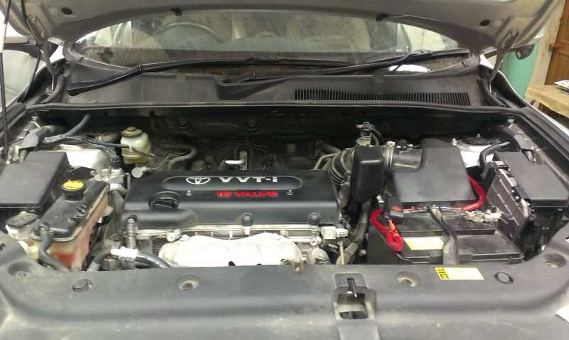 Toyota Vanguard, подкапотное пространство