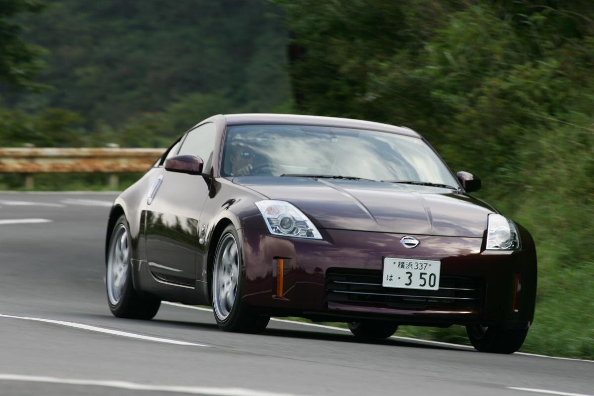 Nissan 350z бело синий