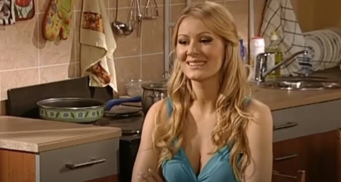 Кадр из сериала "Универ"