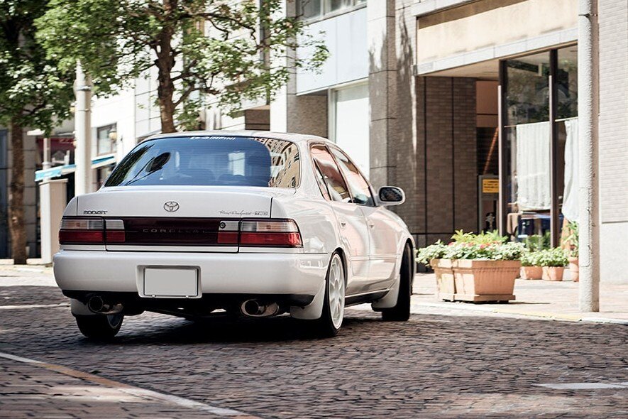 Сзади TRD2000 легко распознать по двойным выхлопным патрубкам