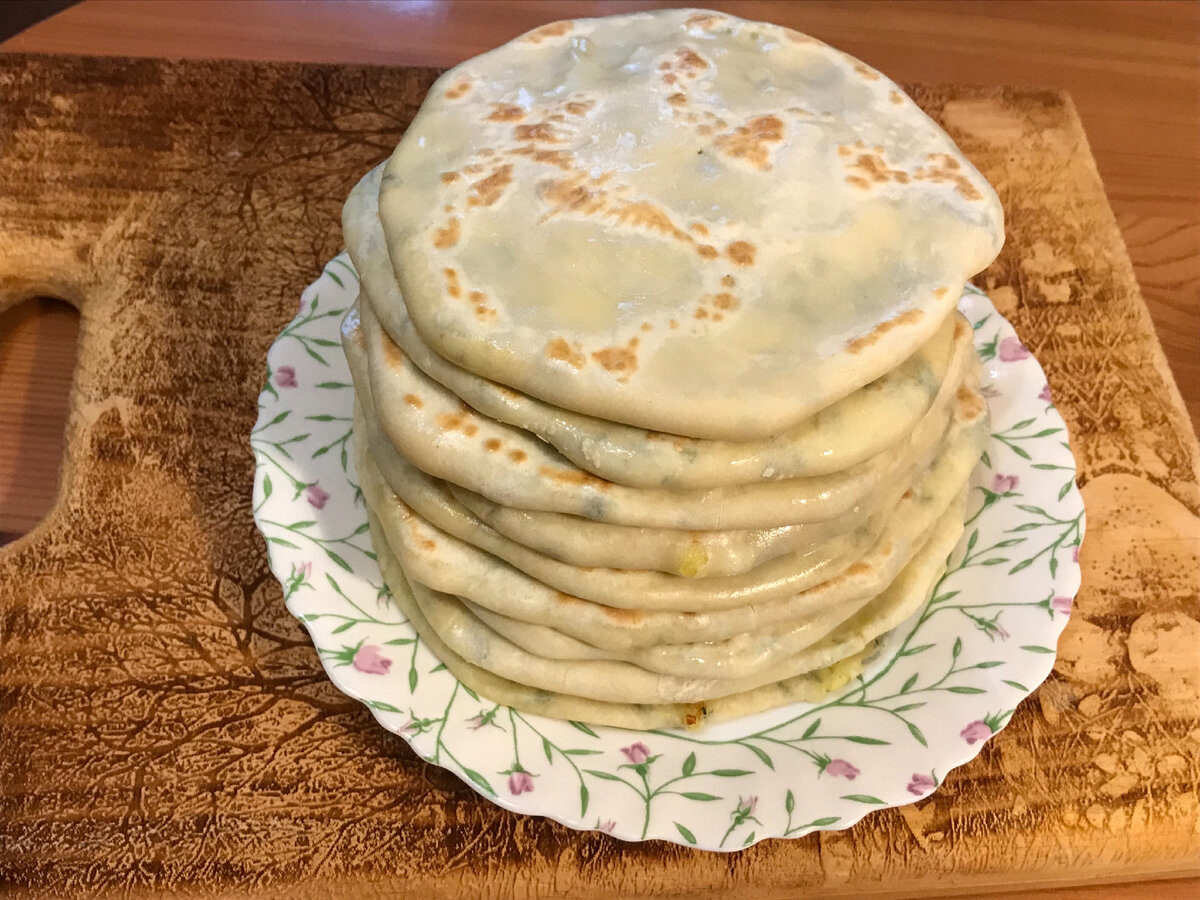 Ленивые Хычины с картошкой и сыром на сковороде