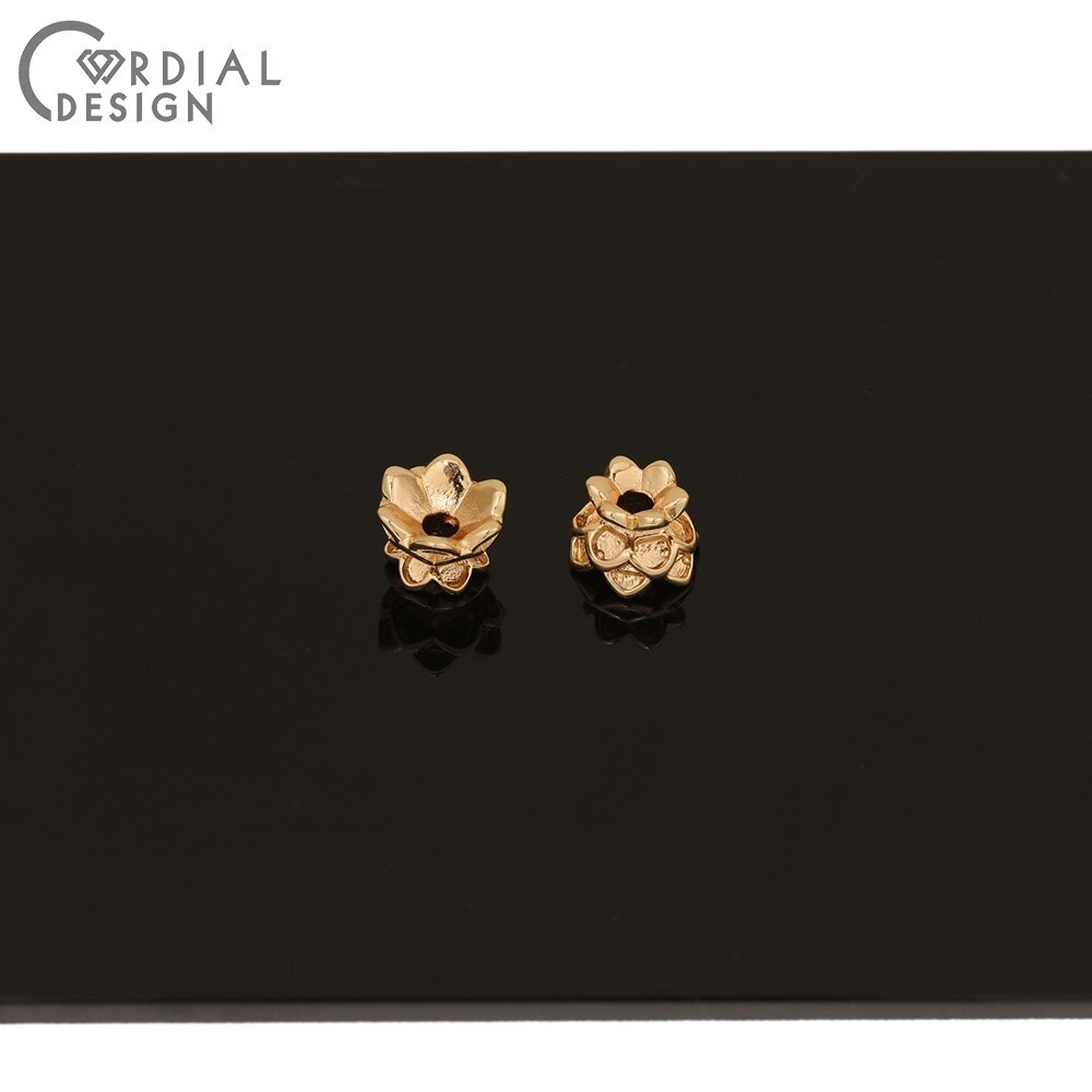 Золотые серьги гвоздики