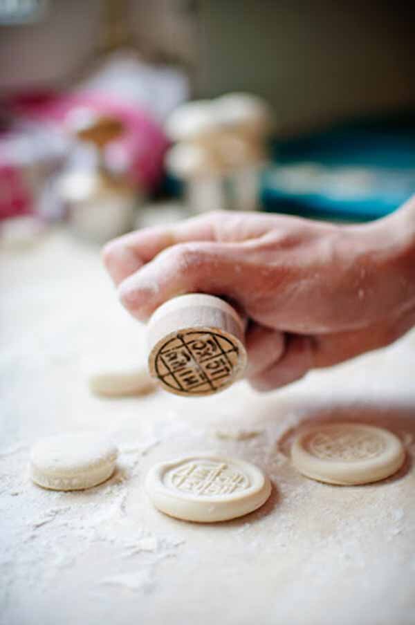 Изготовление просфор. 