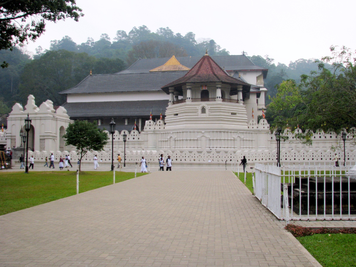 Храм Далата Малигава