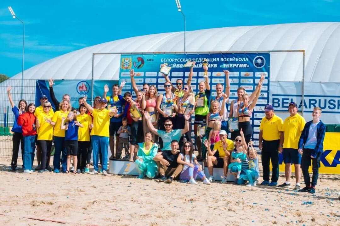 Гомель - столица 🇧🇾 белорусского пляжного волейбола приняла на кортах спортивного комплекса "Луч" финальный этап чемпионата Беларуси.