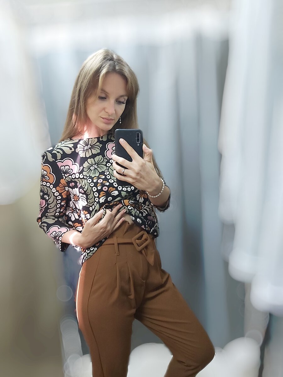 брюки Bershka, 480 руб., блузка H&M, 240 руб.