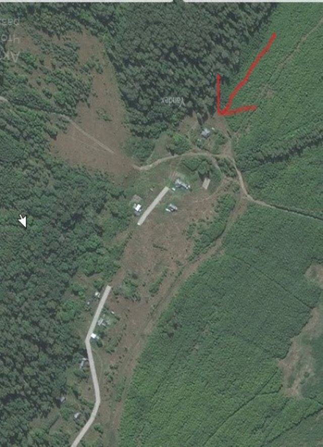 Дом отдельно от деревни. 