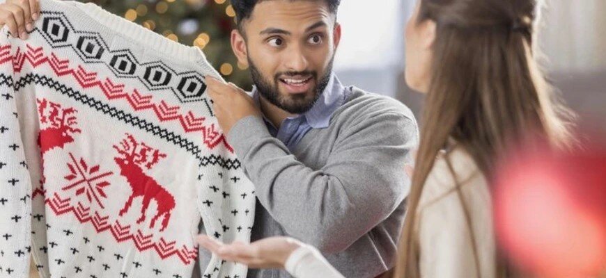 Девушка подарила свитер, pexels.com