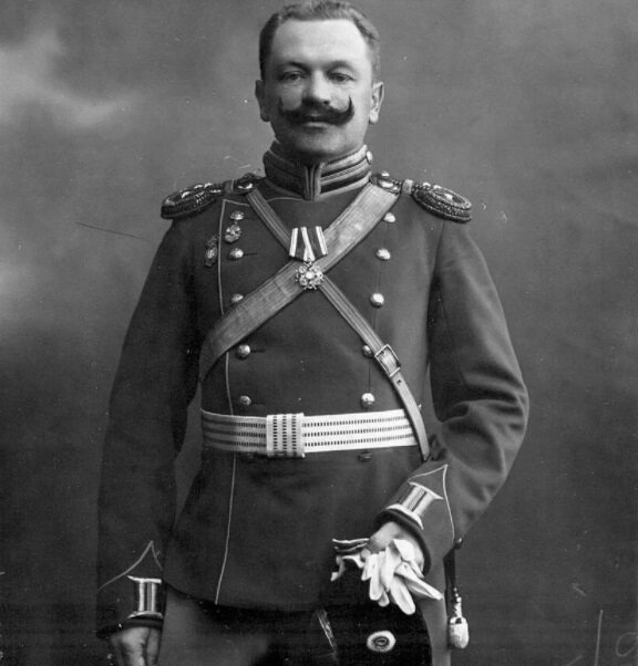 Фото штабс-ротмистра 19-го века. Источник фото https://smolbattle.ru