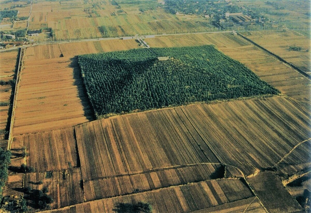 Пирамида в китае фото