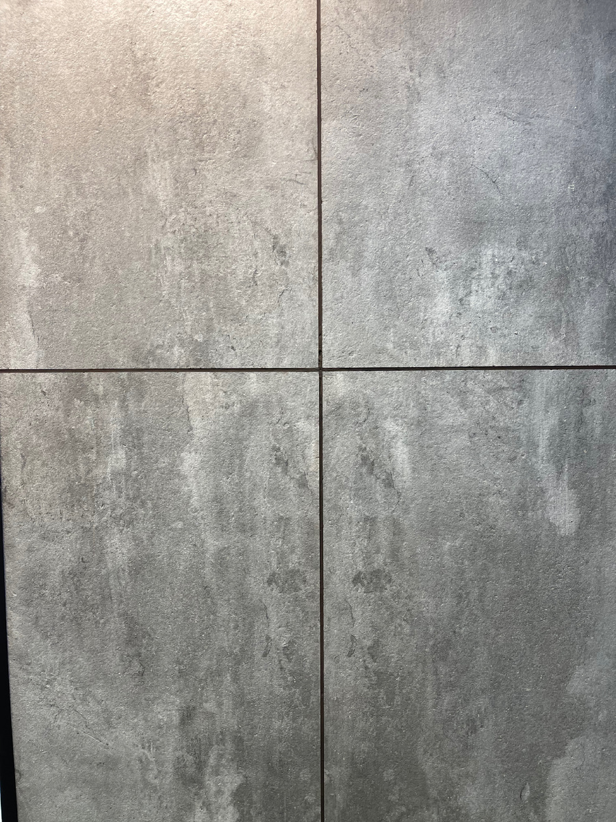 Эти панели на момент визита в шоу рум были по акции 2500р/м2, это, безусловно, выгодно. 