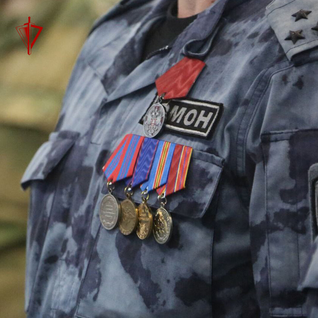 Военнослужащих участников специальной военной операции. Боец спецназа. Военные награды. Награды участникам спецоперации. Медаль участника спецоперации
