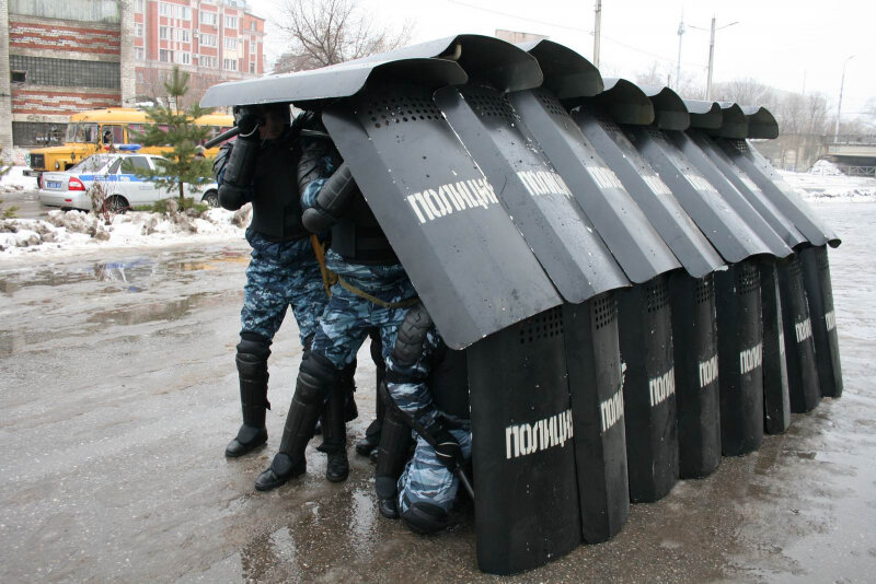 ОМОНовская "Черепаха"  (яндекс-картинки)