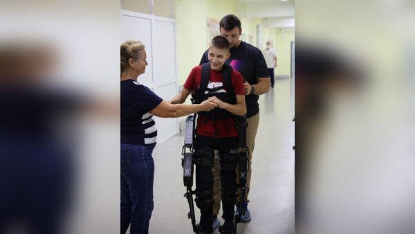 Дети из Донбасса благодаря ЕР теперь могут пройти реабилитацию в Москве. Фото © Telegram / Единая Россия