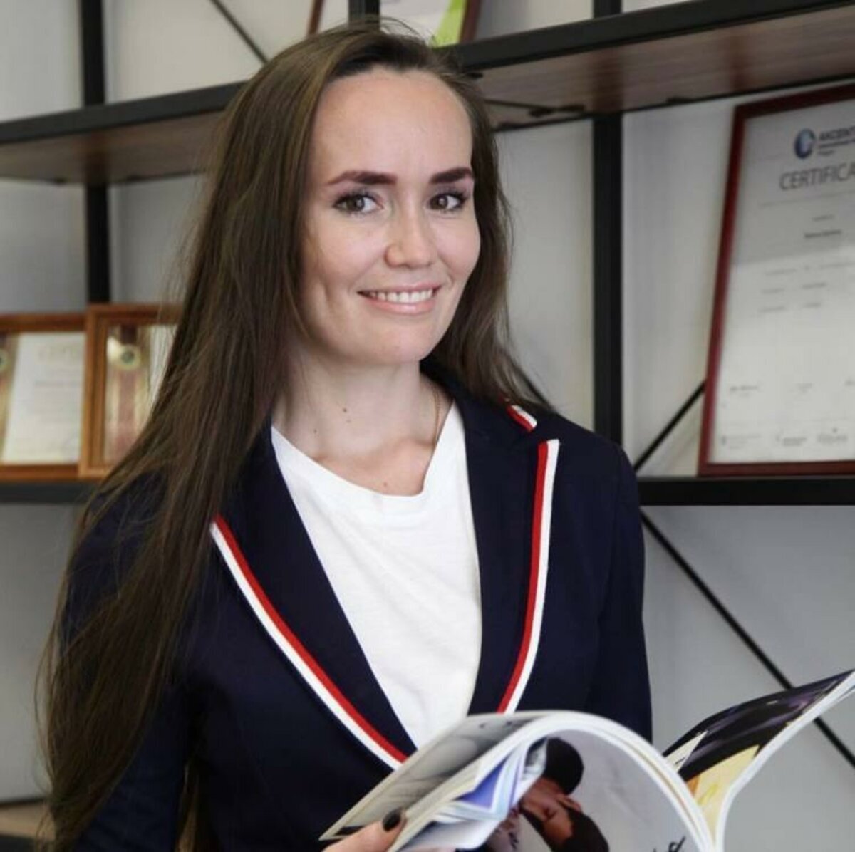    Елена Максимова