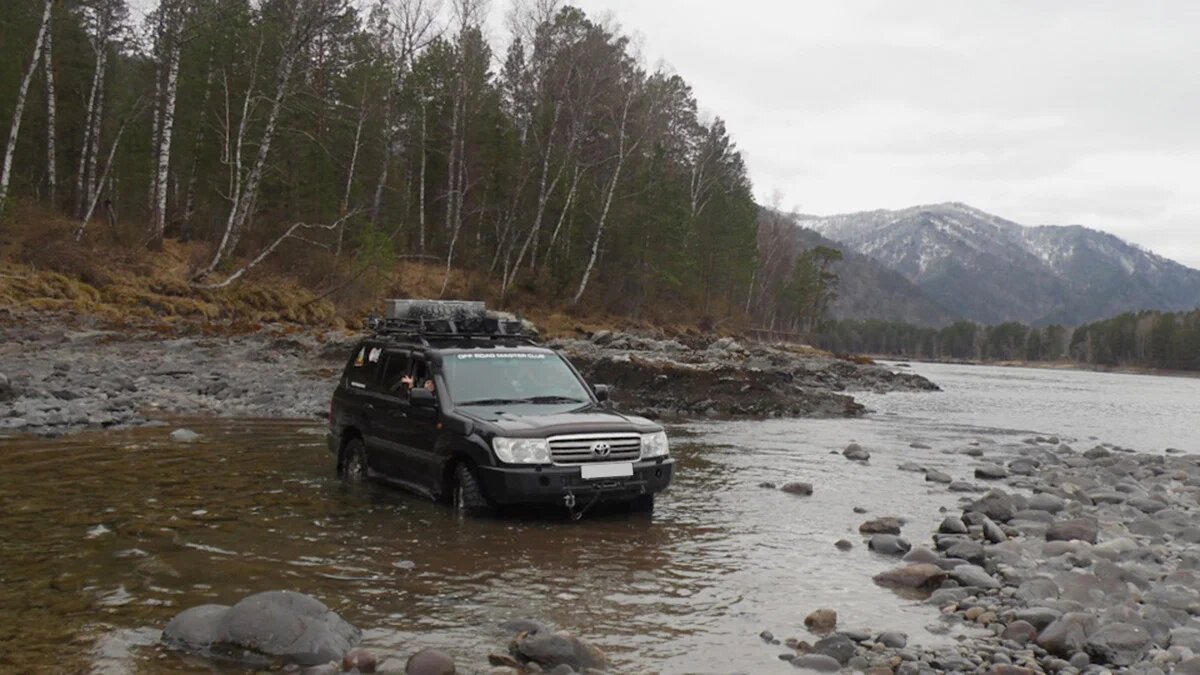 Дорого ли содержать Toyota Land Cruiser 100: дневник трат  владельца-путешественника | Что взять? Авто с пробегом | Дзен