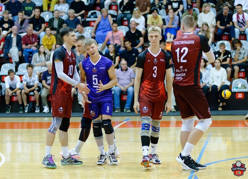    Волейбольный «Текстильщик» одержал победу в первом матче нового сезона